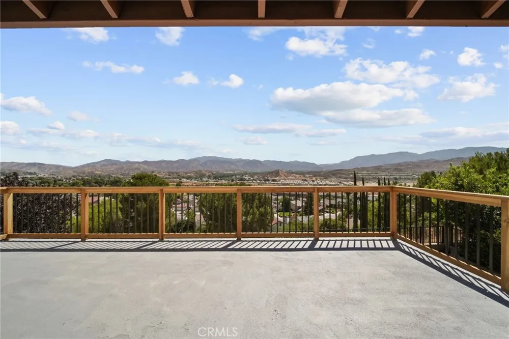 28068 Valcour Canyon Country, CA 91387