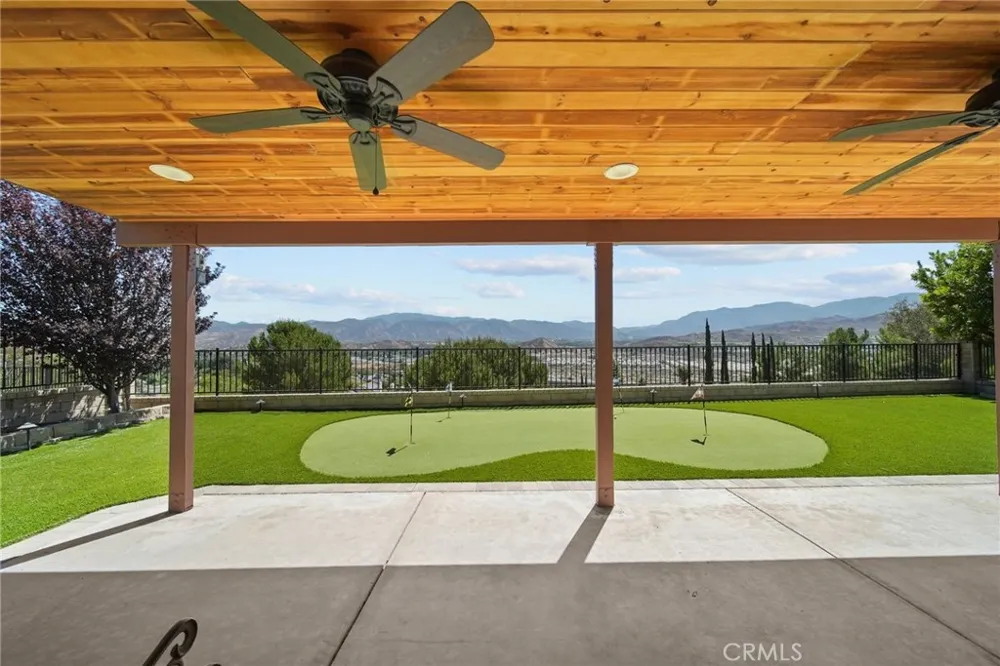 28068 Valcour Canyon Country, CA 91387