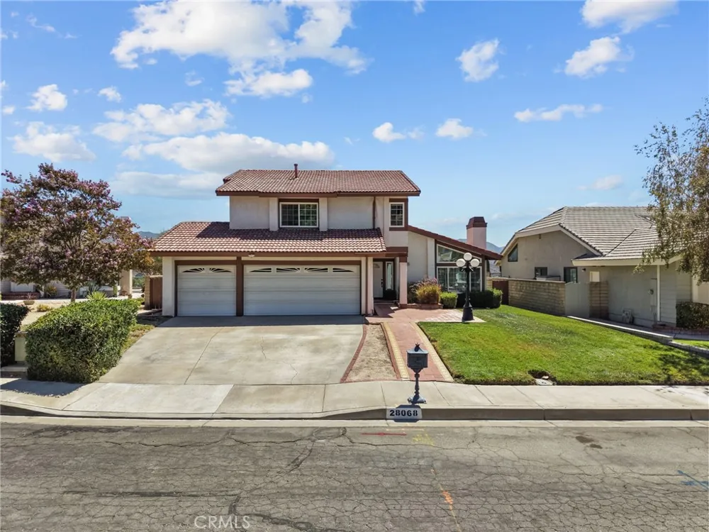 28068 Valcour Canyon Country, CA 91387