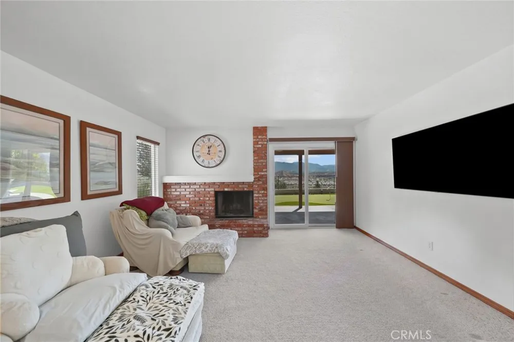 28068 Valcour Canyon Country, CA 91387