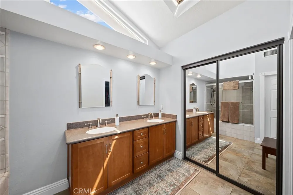 28068 Valcour Canyon Country, CA 91387