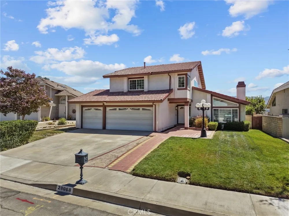 28068 Valcour Canyon Country, CA 91387