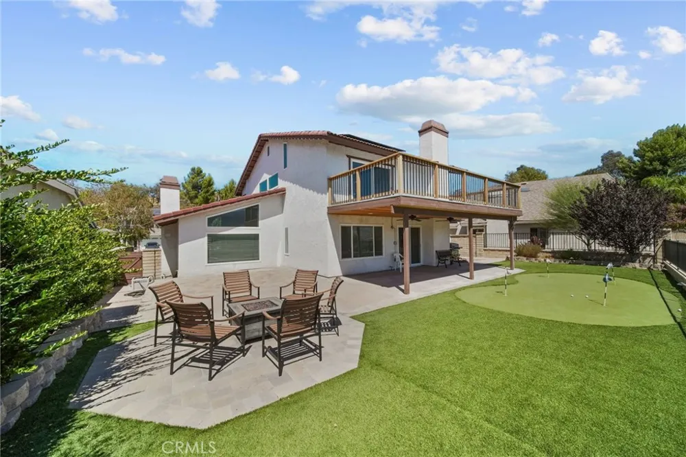 28068 Valcour Canyon Country, CA 91387