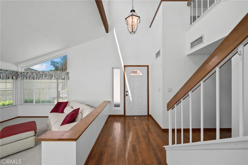 28068 Valcour Canyon Country, CA 91387