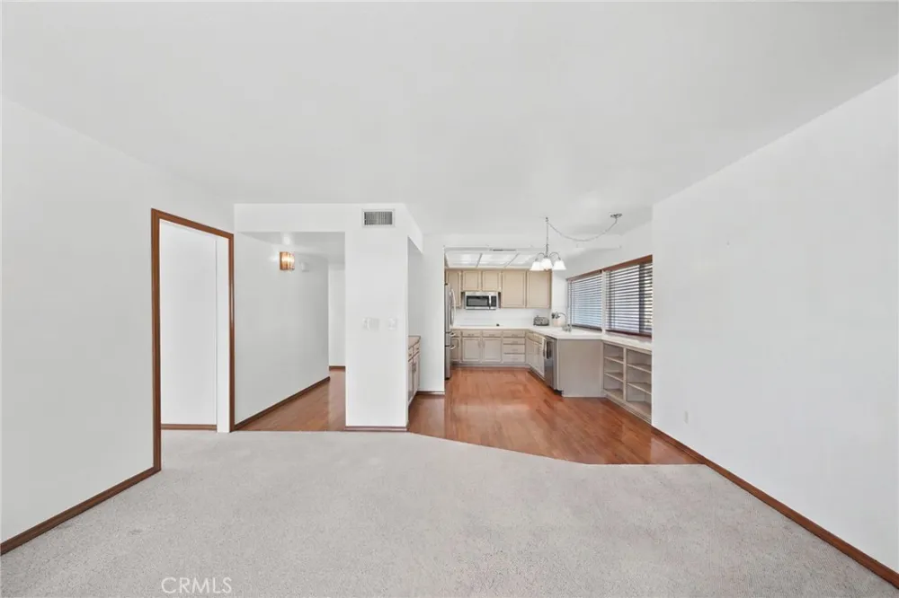 28068 Valcour Canyon Country, CA 91387