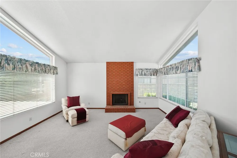 28068 Valcour Canyon Country, CA 91387