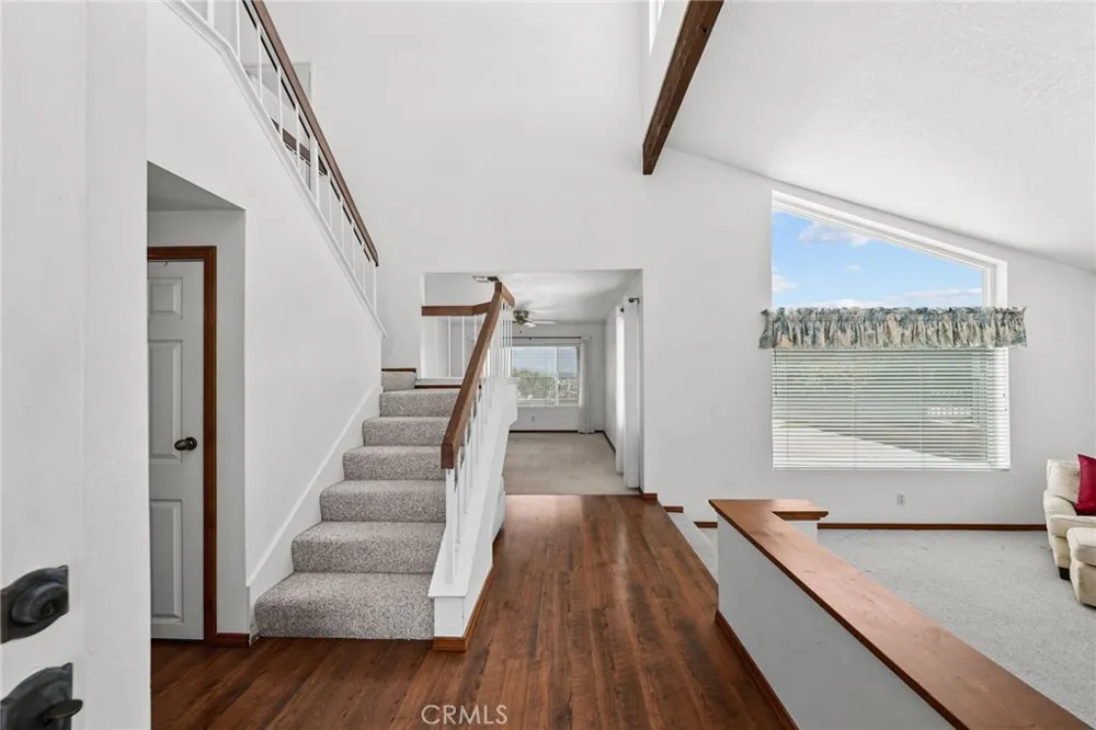 28068 Valcour Canyon Country, CA 91387