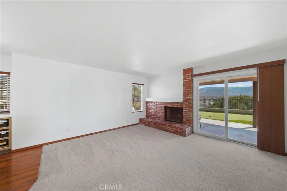 28068 Valcour Canyon Country, CA 91387