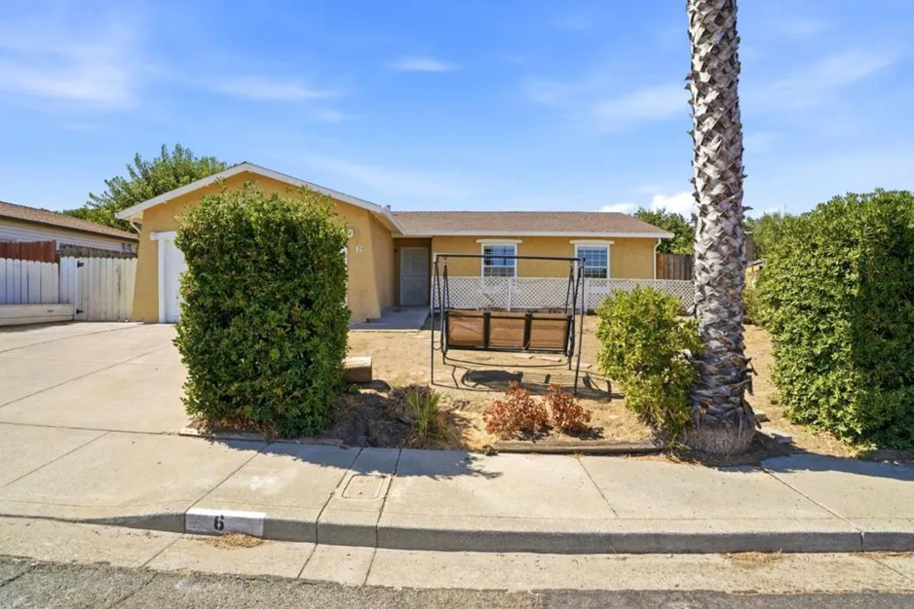 6 Huntington Circle Pittsburg, CA 94565