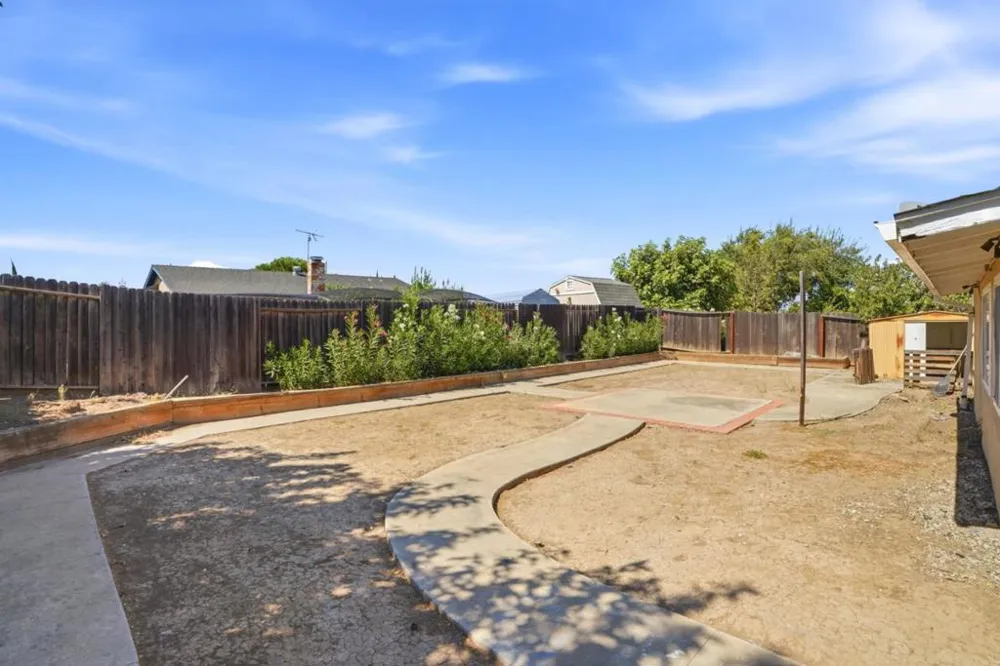 6 Huntington Circle Pittsburg, CA 94565