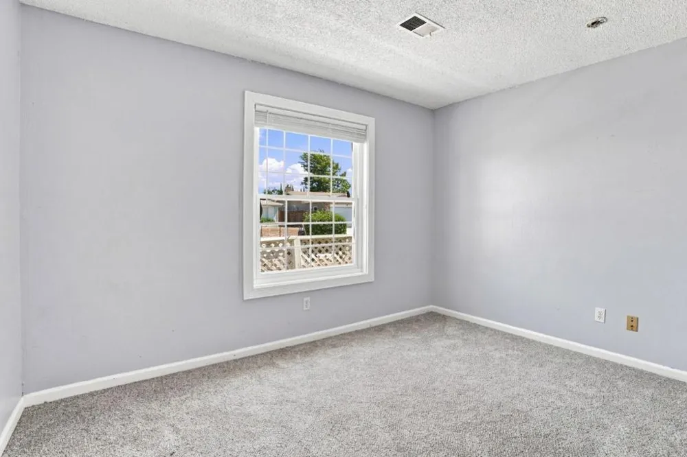6 Huntington Circle Pittsburg, CA 94565