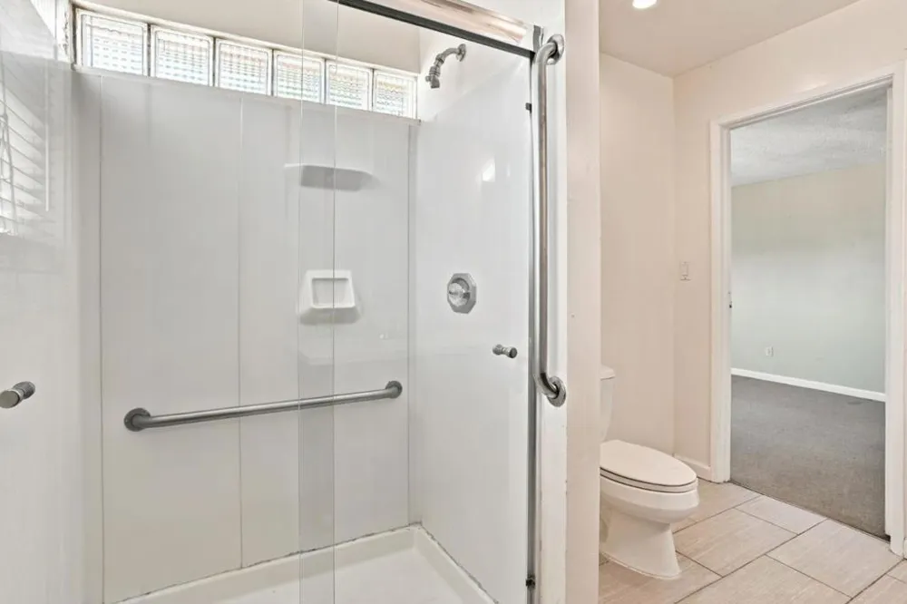 6 Huntington Circle Pittsburg, CA 94565