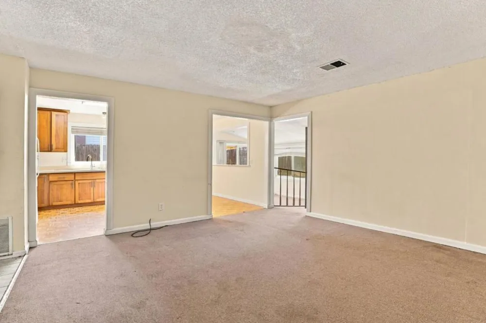 6 Huntington Circle Pittsburg, CA 94565