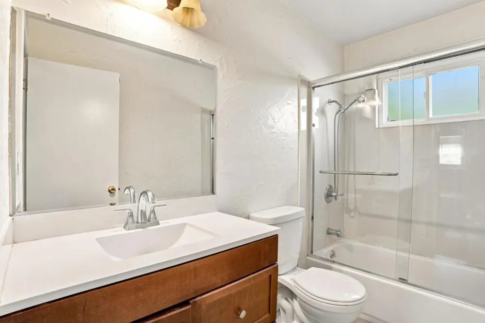 6 Huntington Circle Pittsburg, CA 94565