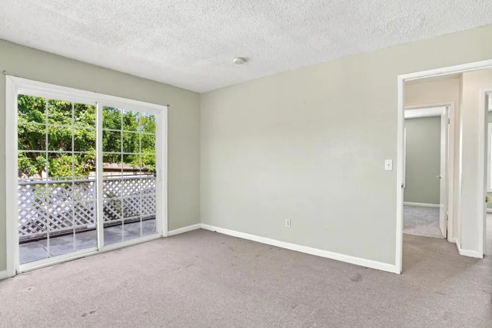 6 Huntington Circle Pittsburg, CA 94565