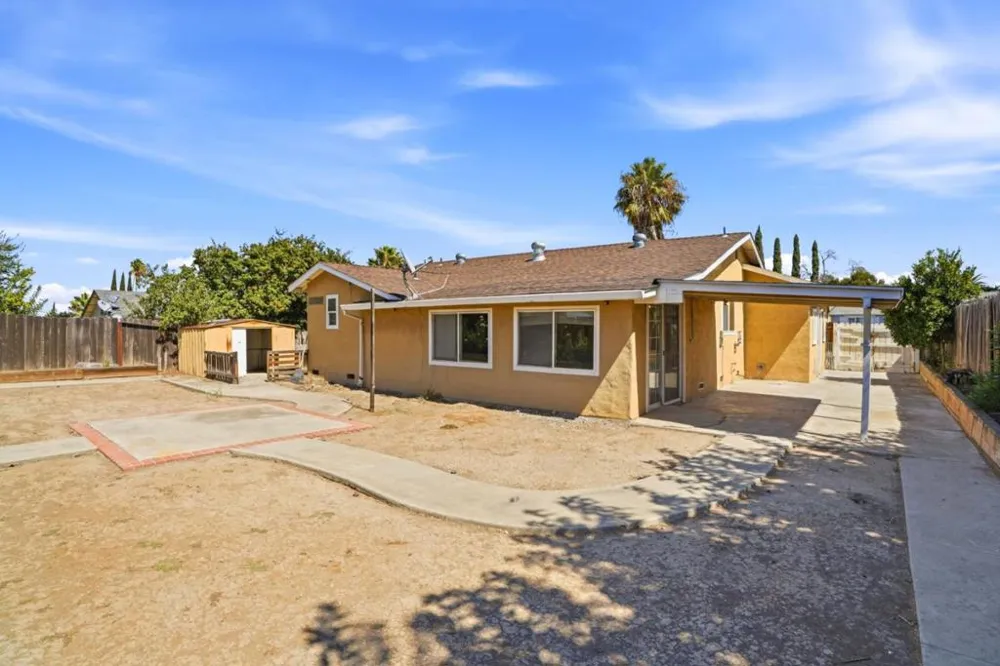 6 Huntington Circle Pittsburg, CA 94565
