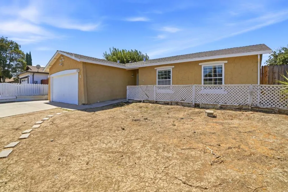 6 Huntington Circle Pittsburg, CA 94565