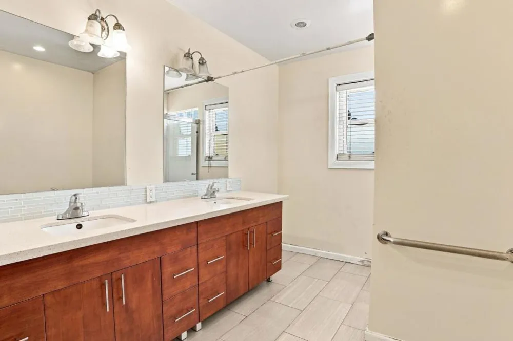 6 Huntington Circle Pittsburg, CA 94565