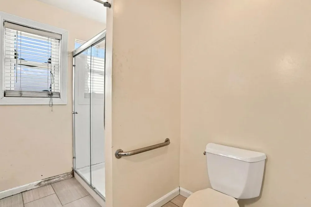 6 Huntington Circle Pittsburg, CA 94565