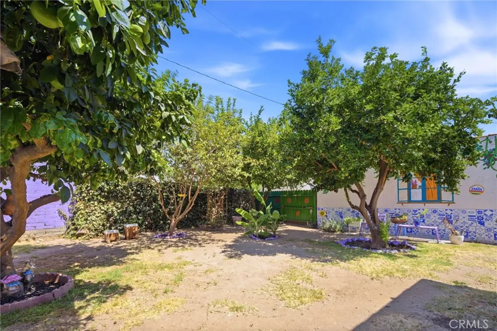 15014 Copper Los Angeles, CA 91345