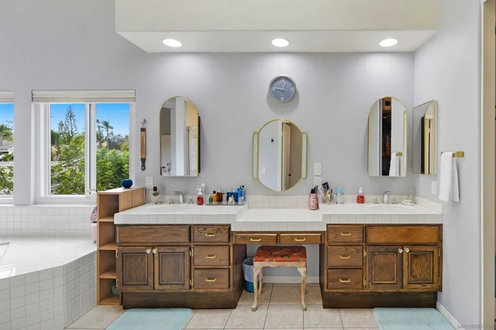 614 Cabezon Pl Vista, CA 92081