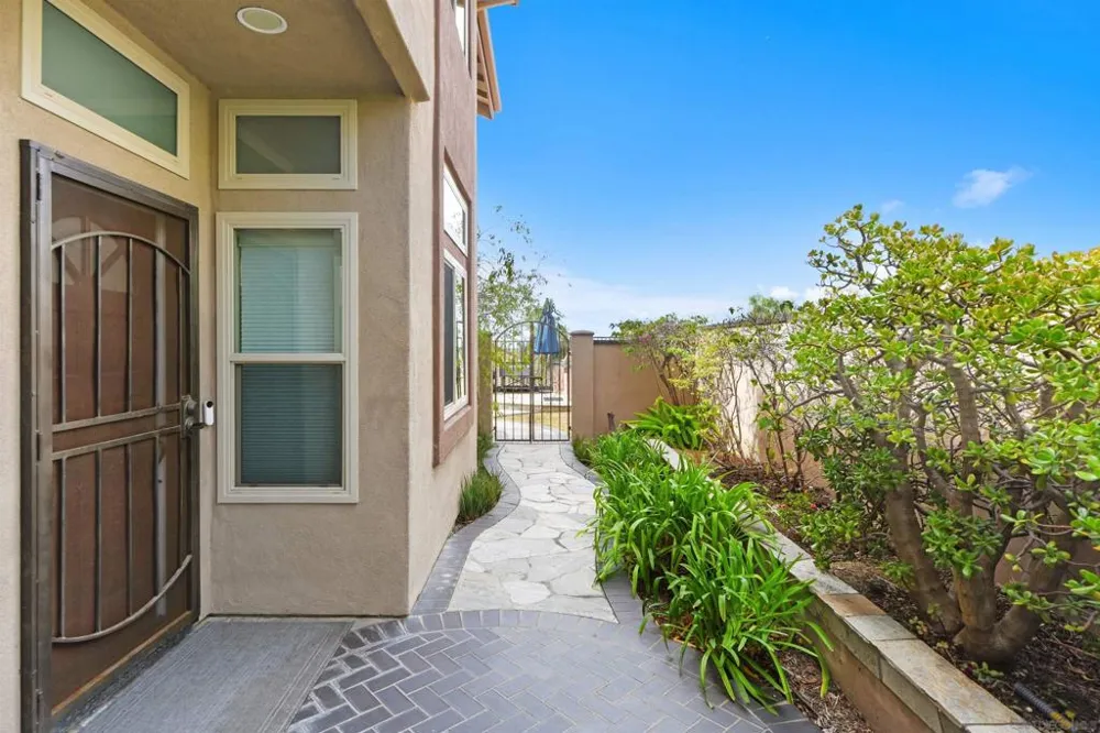 614 Cabezon Pl Vista, CA 92081