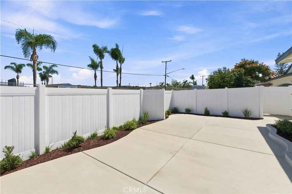 11100 Greenlawn Los Angeles, CA 90230