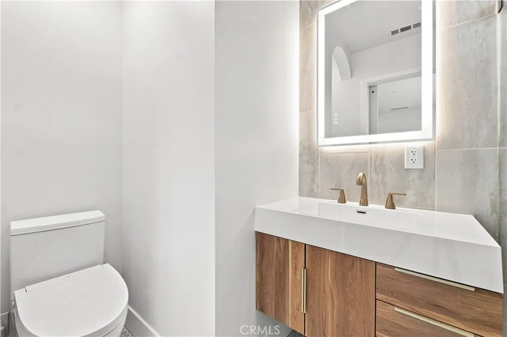11100 Greenlawn Los Angeles, CA 90230
