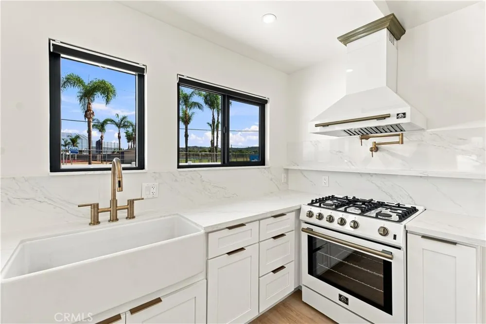 11100 Greenlawn Los Angeles, CA 90230
