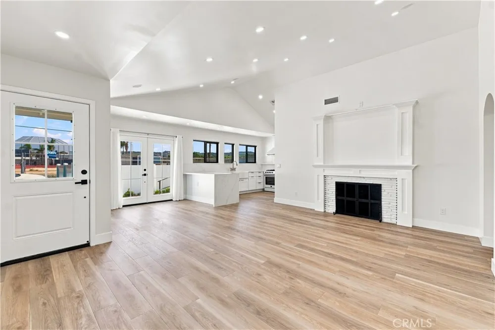 11100 Greenlawn Los Angeles, CA 90230