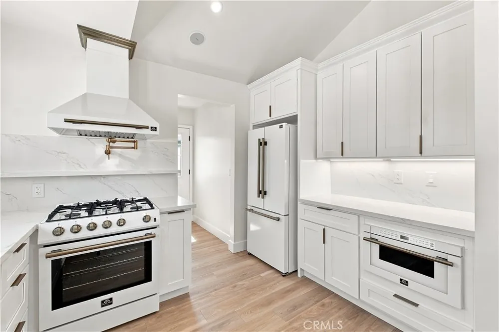 11100 Greenlawn Los Angeles, CA 90230