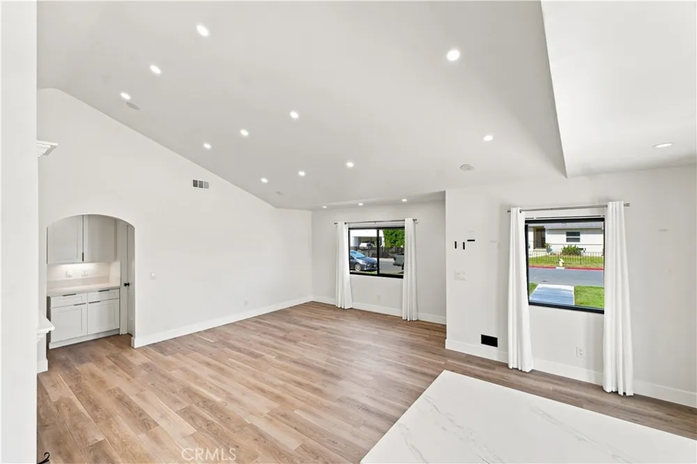 11100 Greenlawn Los Angeles, CA 90230