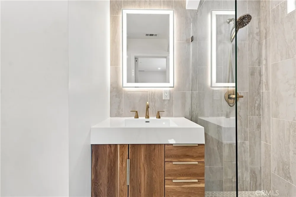 11100 Greenlawn Los Angeles, CA 90230