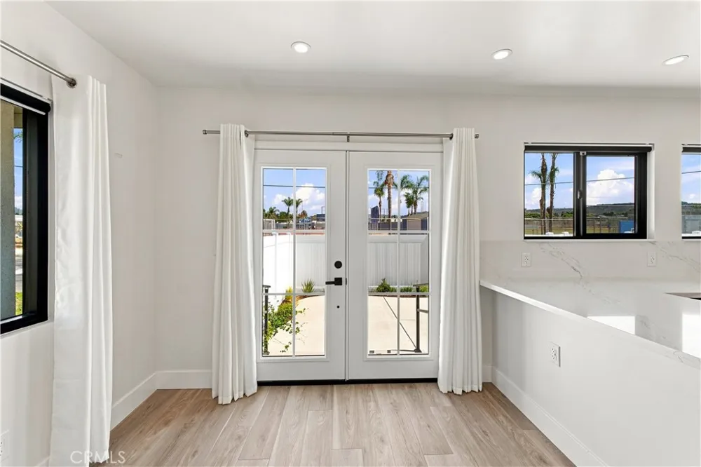 11100 Greenlawn Los Angeles, CA 90230