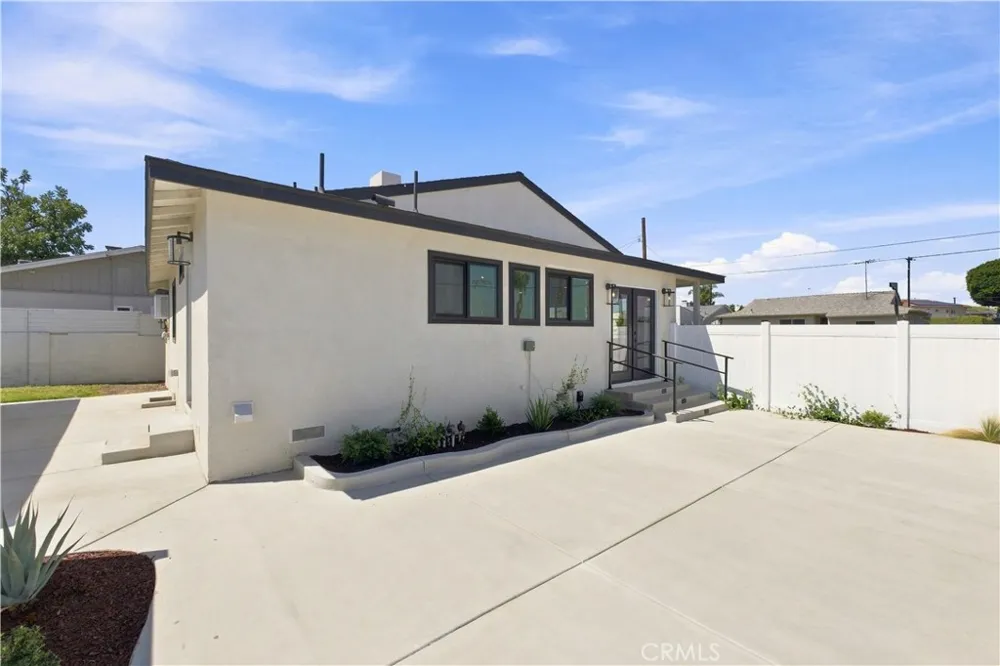 11100 Greenlawn Los Angeles, CA 90230