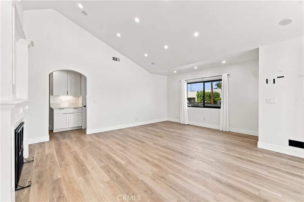 11100 Greenlawn Los Angeles, CA 90230
