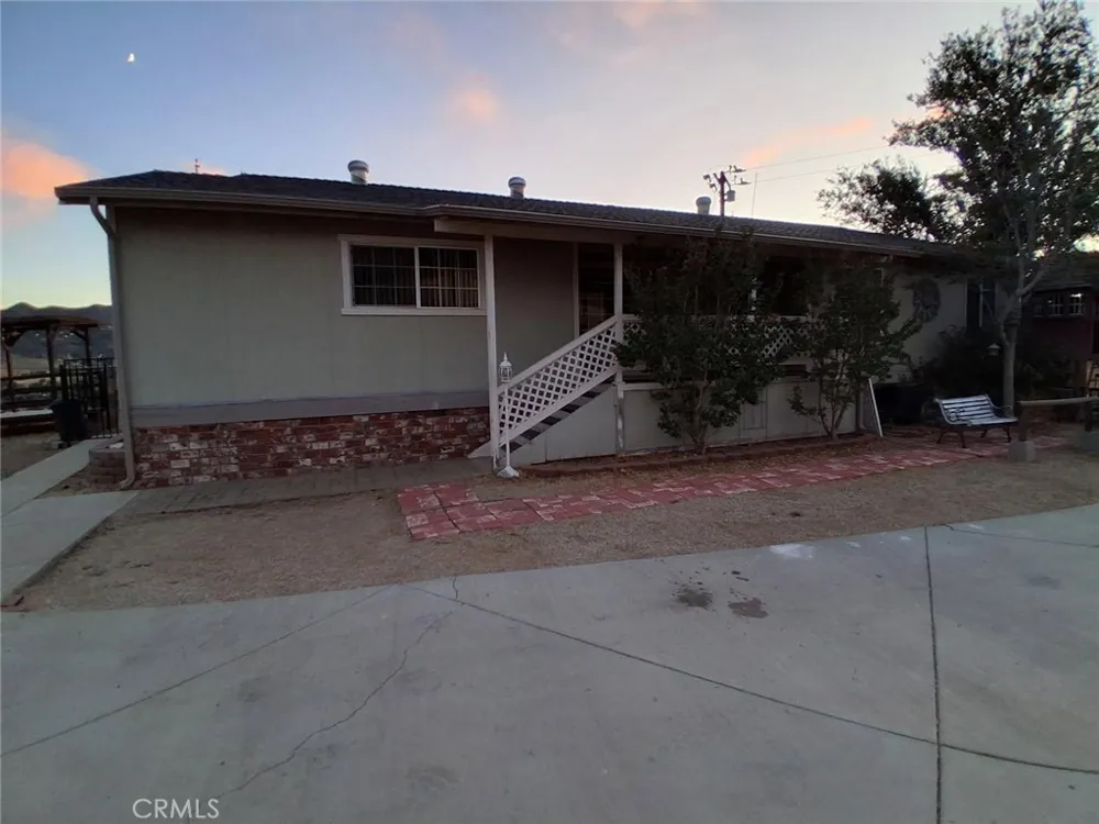 8630 Penhaven Leona Valley, CA 93551