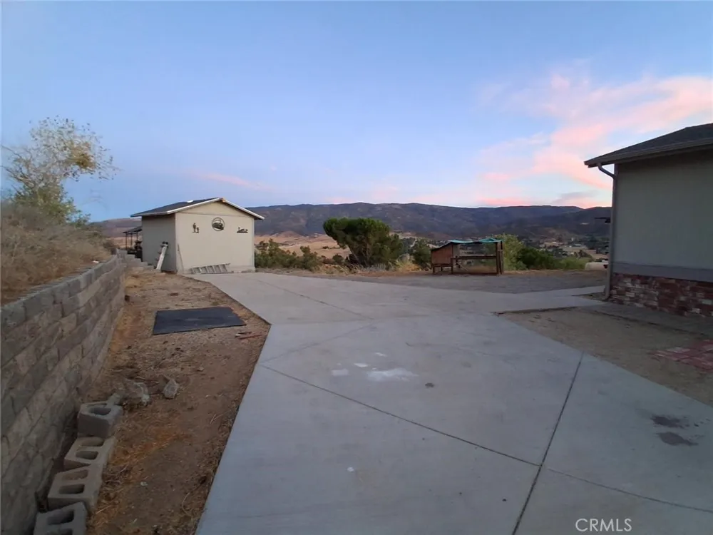 8630 Penhaven Leona Valley, CA 93551