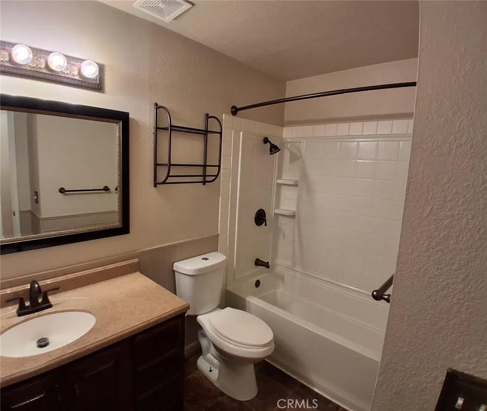8630 Penhaven Leona Valley, CA 93551