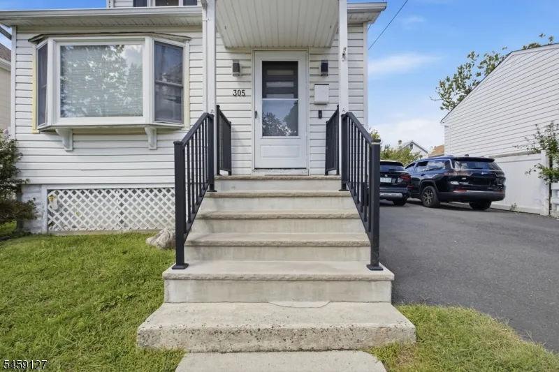 305 Stockton Ave Roselle, NJ 07203