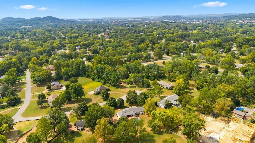8210 Brentview Court Brentwood, TN 37027