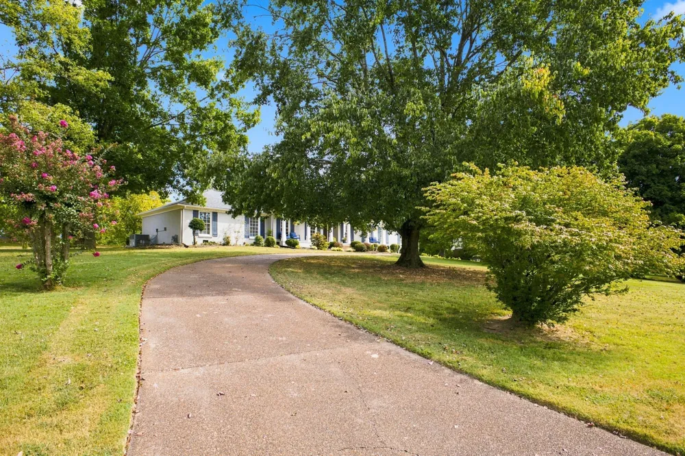 8210 Brentview Court Brentwood, TN 37027