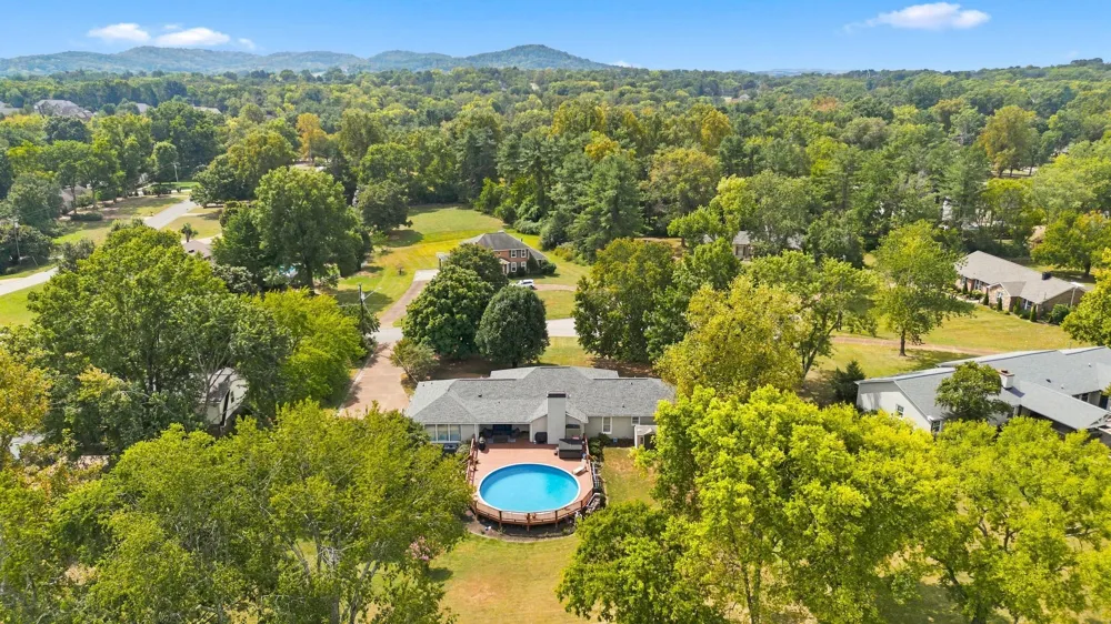 8210 Brentview Court Brentwood, TN 37027