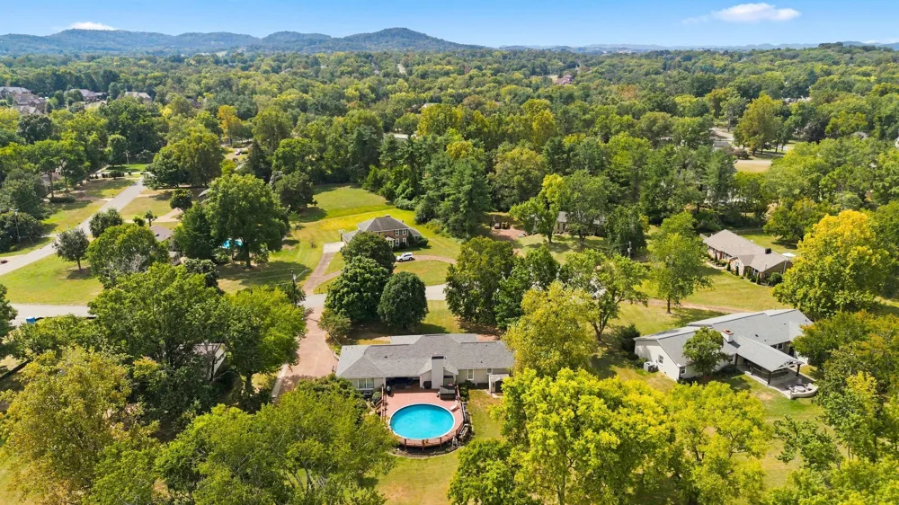8210 Brentview Court Brentwood, TN 37027