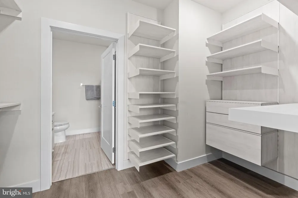 1761 OLD MEADOW ROAD #215 Mclean, VA 22102