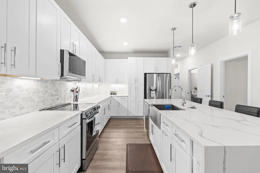 1761 OLD MEADOW ROAD #215 Mclean, VA 22102