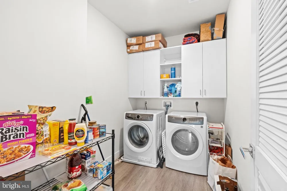 1761 OLD MEADOW ROAD #215 Mclean, VA 22102