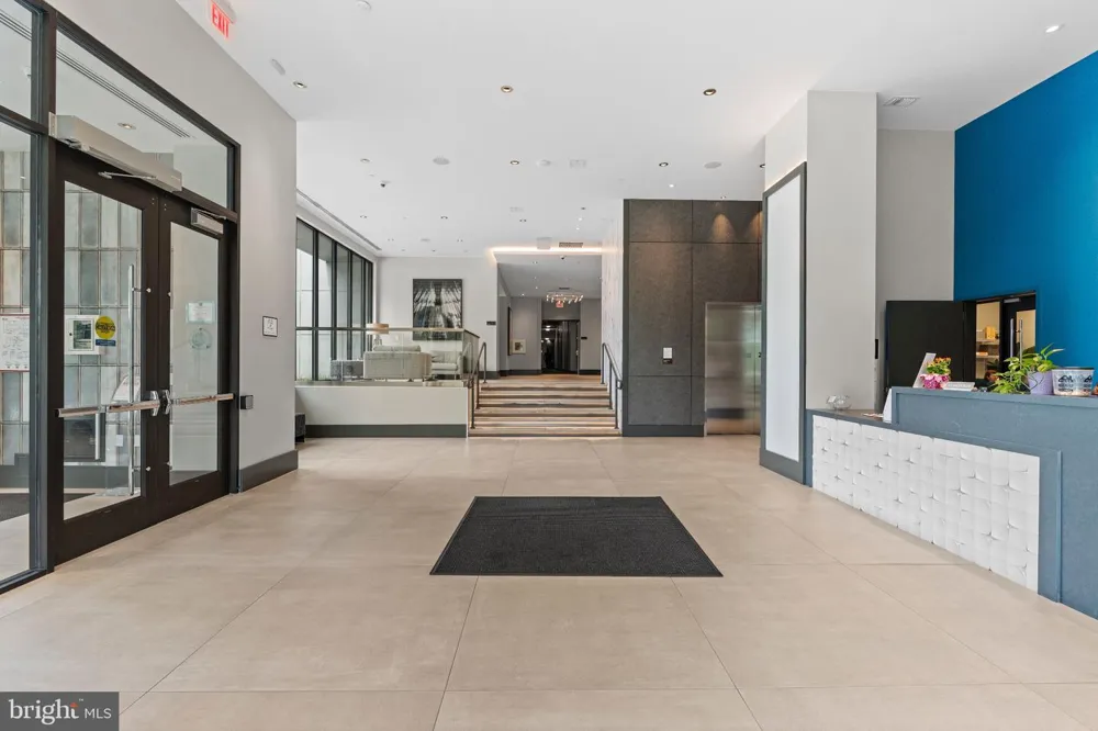 1761 OLD MEADOW ROAD #215 Mclean, VA 22102