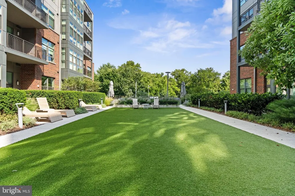1761 OLD MEADOW ROAD #215 Mclean, VA 22102