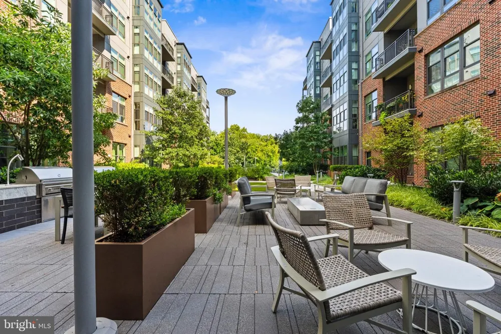 1761 OLD MEADOW ROAD #215 Mclean, VA 22102